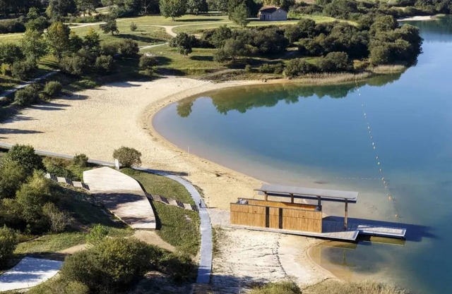 Appartement Entièrement Rénové, à 30 Minutes de la Plage !