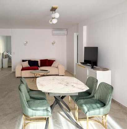Appartement de luxe climatisé, parking & 2 balcons
