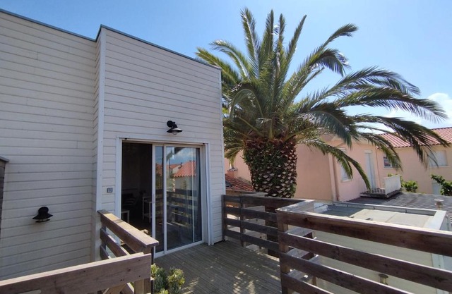 Appartement indépendant avec terrasse à 200m de la plage