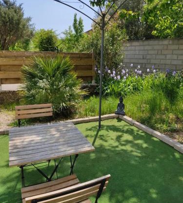 appartement indépendant f2 avec terrasse et jardin