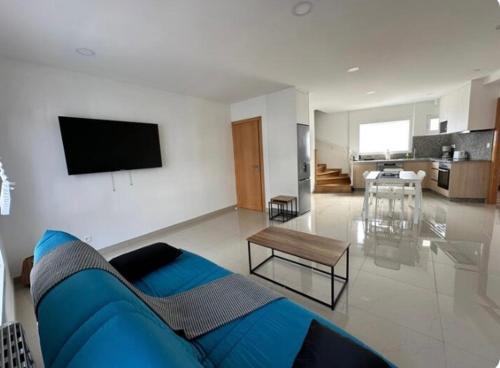 Appartement lumineux accès privatif.