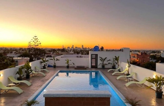 Appartement Lumineux et Confortable D'une Chambre Avec Piscine sur le Toit