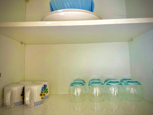 Appartement lumineux vue sur piscine, 4 min de la Plage