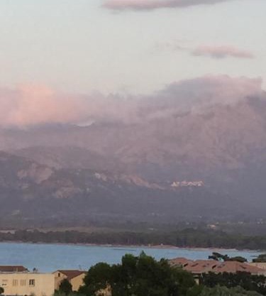 Appartement vue mer et montagne