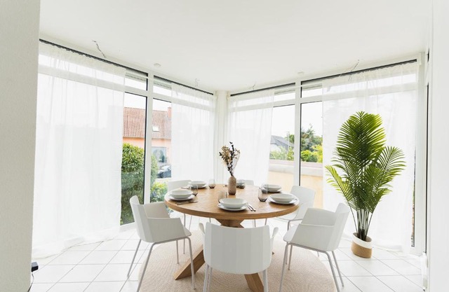 Appartment in den Weinbergen bei Mainz - mit 2x Doppelzimmern, 1x großes Wohnzimmer, Bad & Küche