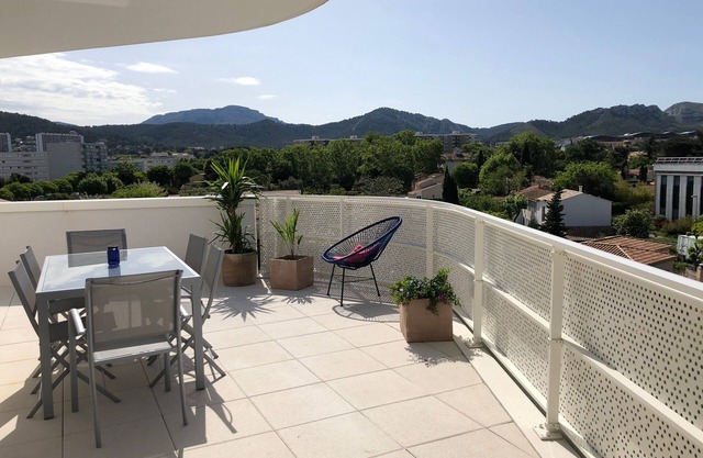 Appt new, Terrace 70 m2 between Calanques and Sea
