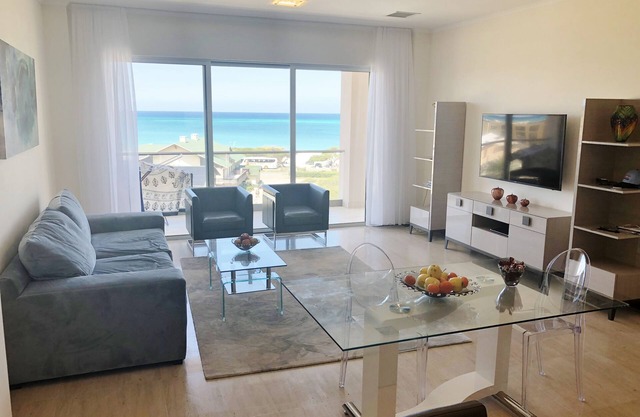 ! APR - DEC SALE! 5★ LUX SPACIOUS ON EAGLE BEACH 2' WALK!