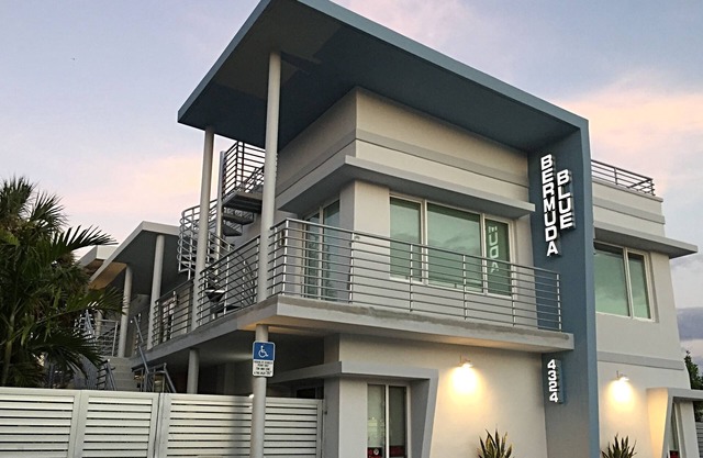 Apt. # 4 Bermuda Blue Beach Club (1/1)