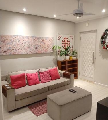 Apt Guarujá lado praia 2 Dorm FAN 2 WI-FI , Netflix, mobiliado, Ar, 1vaga, até 6 pessoas