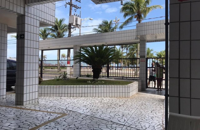 Apt in front of the beach