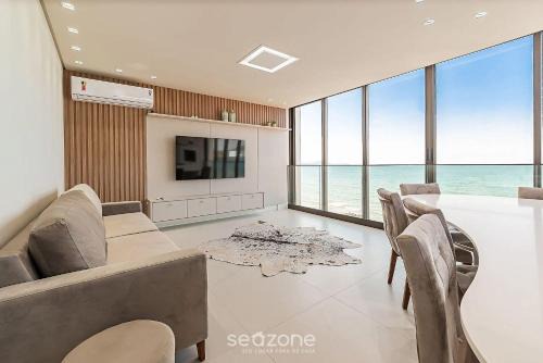 Apto moderno com vista para o mar LLR802