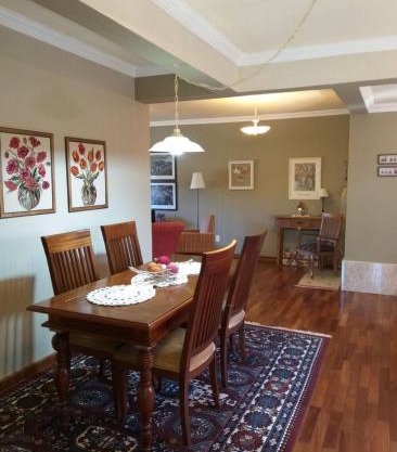 Apto térreo com pátio. Perto de tudo!