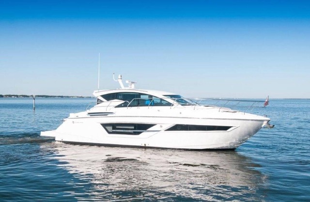 Aqua Holic - Yacht Experience