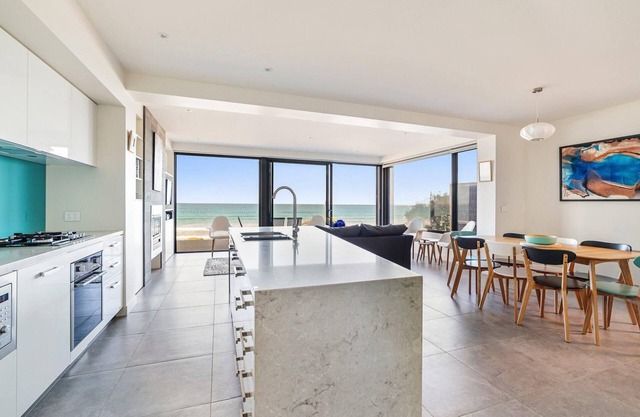 Aqua Mist - floor to ceiling ocean-views