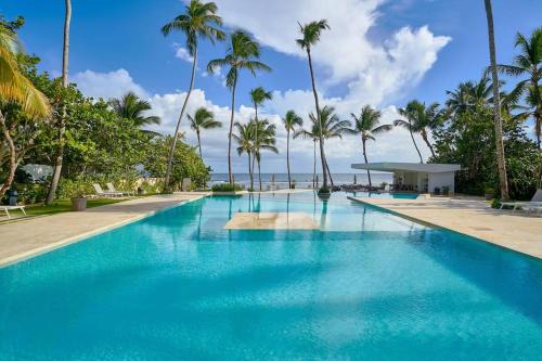 Aquarella Sunset Caribbean Beachfront Gataway