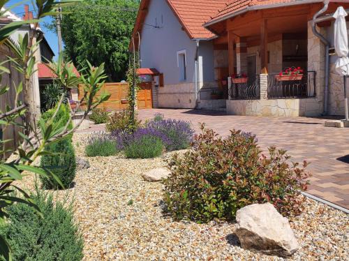Aranyhal apartman