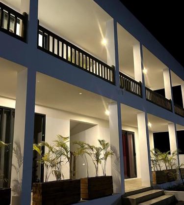 Arc En Ciel Apartments