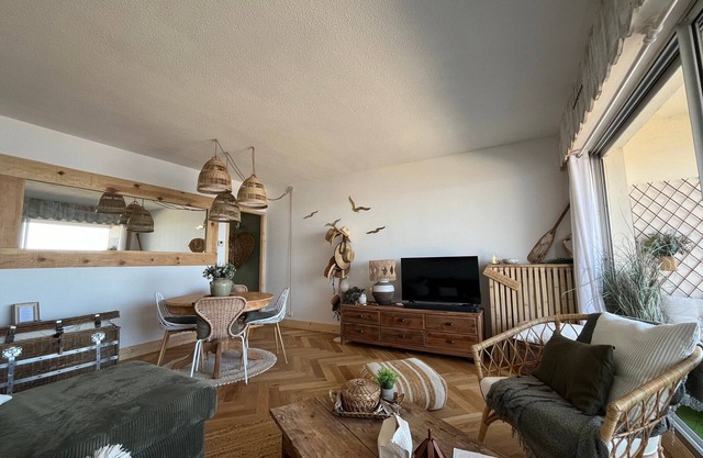 Arcachon - 2-Bedroom Apartment with Terrace, Sea View and Parking