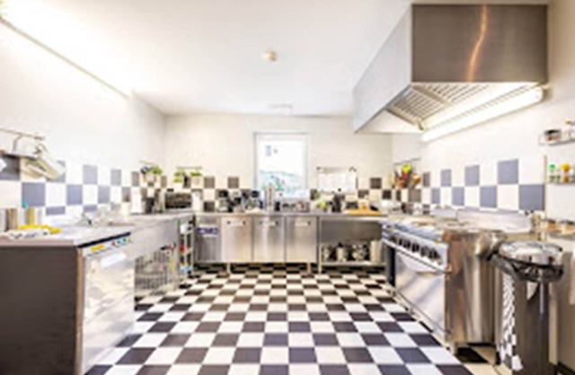 Ardennes near Durbuy: Family or friendly gîte with 5 bedrooms and 5 private bathrooms
