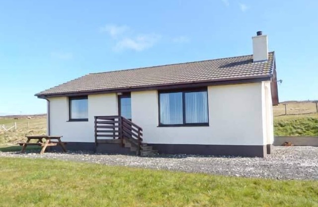 ARDMORE, family friendly, country holiday cottage in Dunvegan