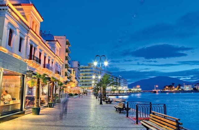 Arethousa City View Getaway - Chalkida's Cozy Gem