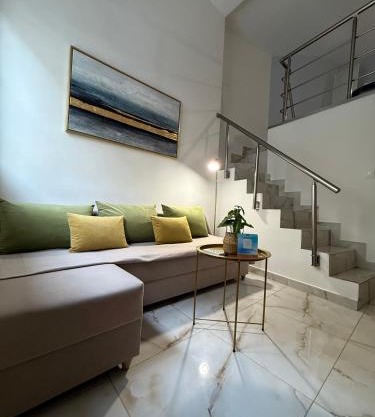 Arfaras Home Θ1
