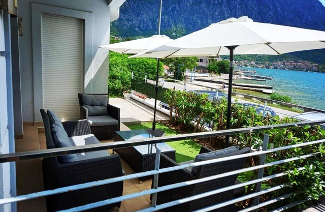 Ariya mare apartman Risan Montenegro, na plaži