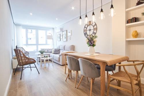 Arjona Riverside Central Deluxe by Valcambre