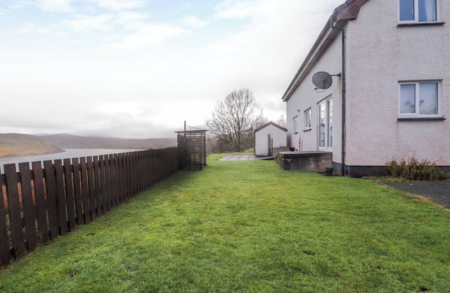 ARNAVAL, pet friendly, country holiday cottage in Carbost