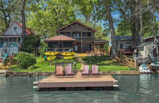 Arrow Point Lodge