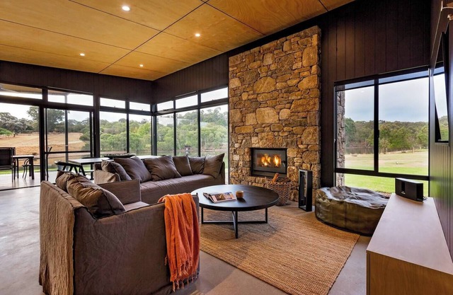 Artisan Gunyulgup Luxe Lakeside Wellness Hideaway