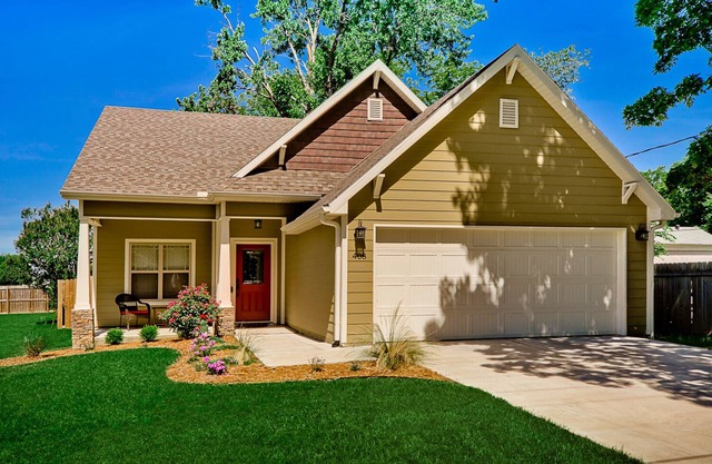 Artisan home in the historic center of Bentonville - close to everything