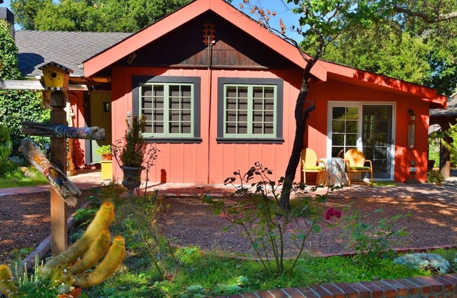 Artist's Library Garden Apartment for Two