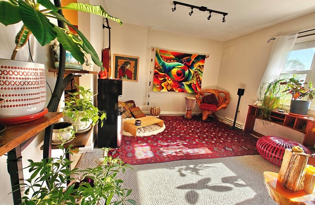 Artistic Home in Lewisburg