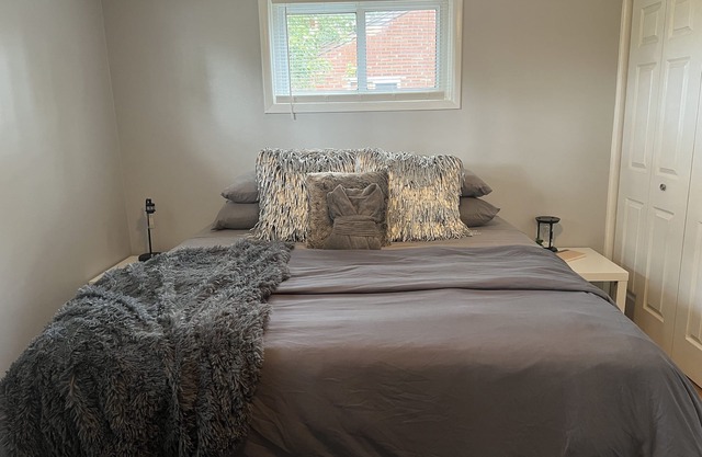 Ascension Hospital 3 Mins Away| Perfect For Families| King Beds 1.5BA| FREE WIFI