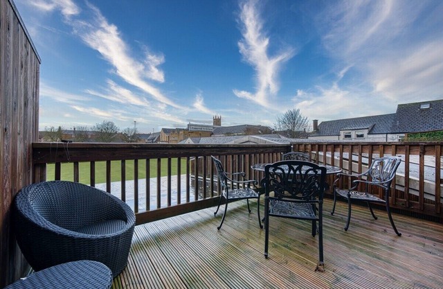 Ashcroft Loft - town centre apartment