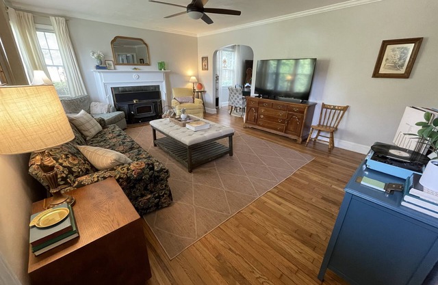 Ashford Cottage - Close to Downtown!