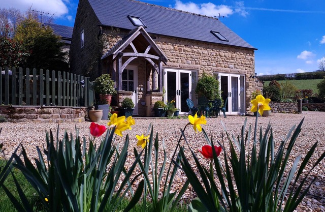 Ashover Derbyshire Luxury rural Holiday cottage ensuite facilities to both rooms