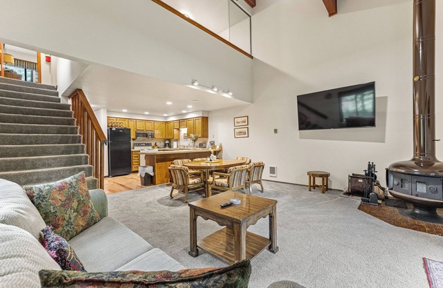 Aspen 4 Seasons - Seasonal pool - Close to beaches, parks, golf, and downtown