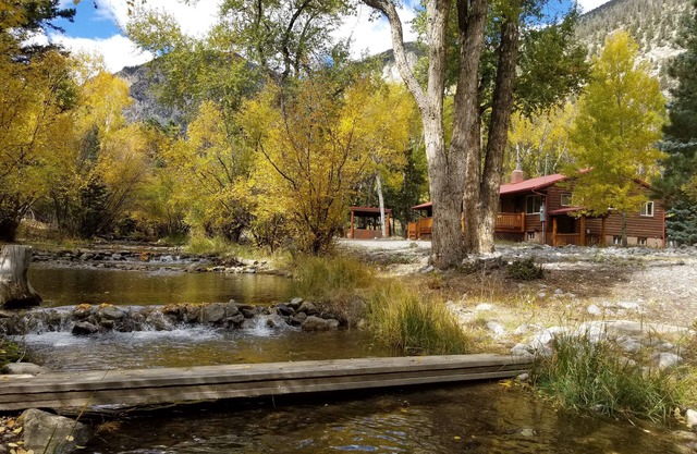 Aspen Grove imagine a hot tub, hot chocolate, and cozy fireplace!