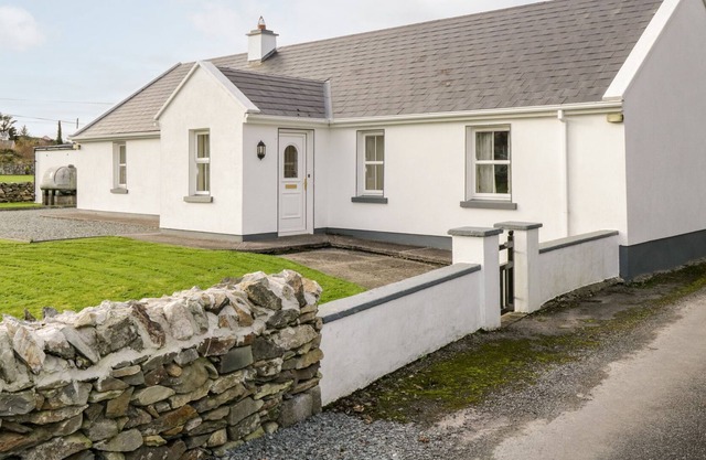 AT THE CROSSROADS, family friendly in Louisburgh, County Mayo