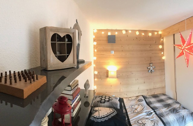 At the foot of the slopes in the Alpes d'Huez, very nice comfortable apartment