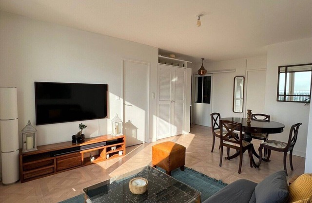 At Versailles - The Captivating