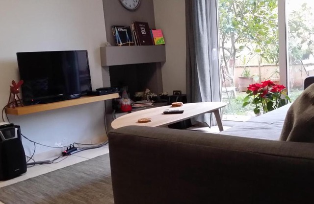 Athenian apartment with garden, near metro station Chalandri Nu 3