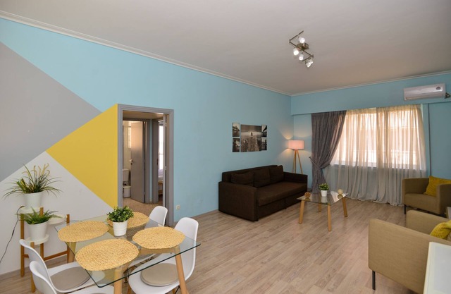 Athens central apartment in front of metro stop Syntagma