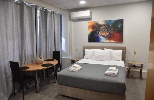 Athens Zeus A by Super Host Hub