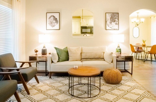 AtHome+1 Stay | Stylish 3BR | Fenced Yard