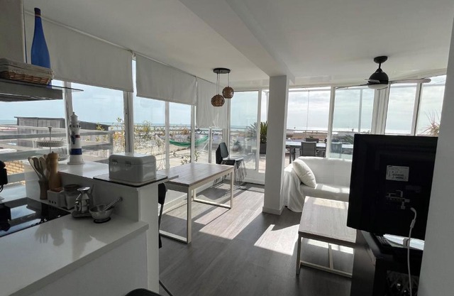 ATICO CLARA MIRANDO AL MAR