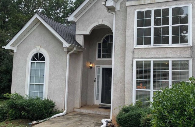 Atl. Motor Speedway- Tucked Away In Comfort 4 Bedrooms totaling, 7 Beds
