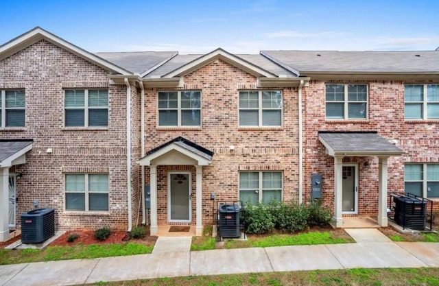 Atlanta Suburban Retreat Townhouse